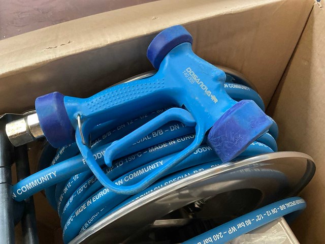 Roestvaststalen waterslang haspel met spuitpistool - afbeelding 3 van  5