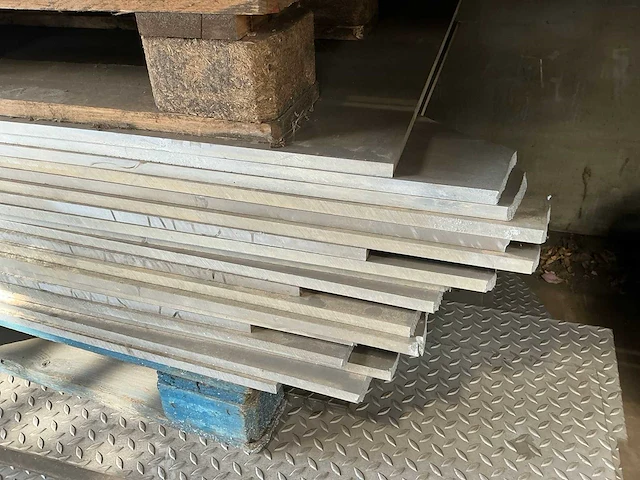 Roestvrijstaal / aluminium restant (c) - afbeelding 5 van  10