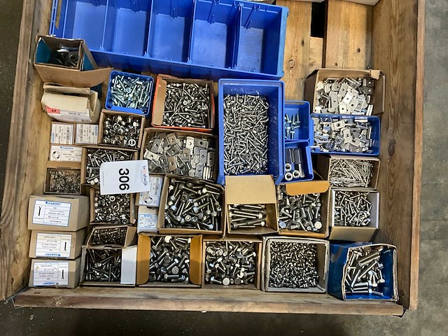 Roestvrijstaal bouten en moeren - afbeelding 1 van  5