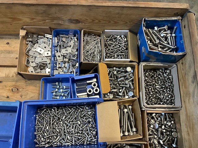 Roestvrijstaal bouten en moeren - afbeelding 2 van  5