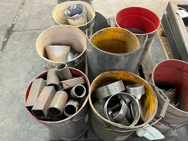 Roestvrijstaal + stalen reststukken - afbeelding 3 van  6