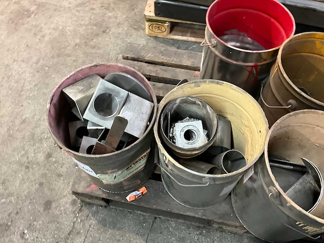 Roestvrijstaal + stalen reststukken - afbeelding 5 van  6