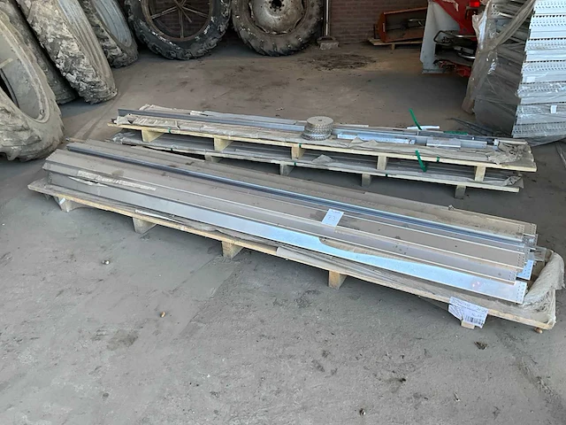 Roestvrijstaal - afbeelding 1 van  6