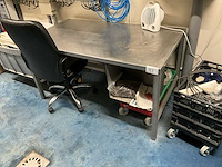 Roestvrijstalen bureau - afbeelding 1 van  3