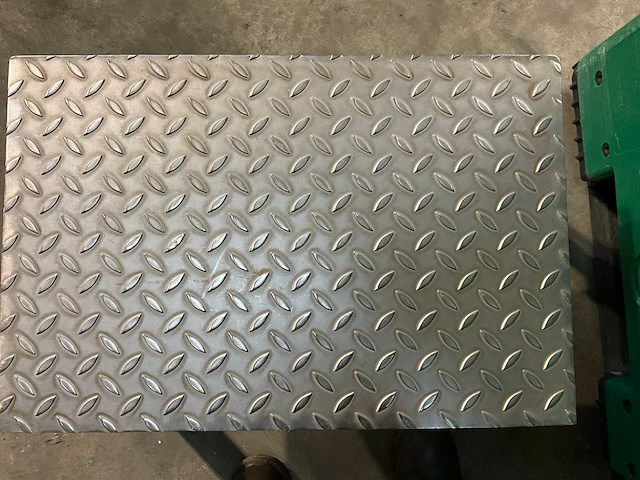Roestvrijstalen checkerplate machine step - afbeelding 4 van  4