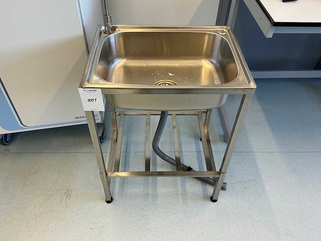 Roestvrijstalen gootsteen - afbeelding 1 van  5