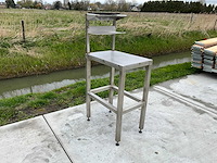 Roestvrijstalen hoge tafel met plank - afbeelding 1 van  5