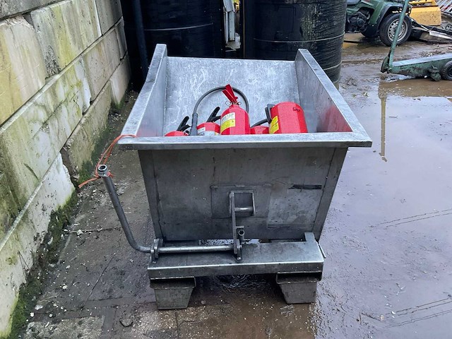 Roestvrijstalen kiepbak - afbeelding 3 van  5