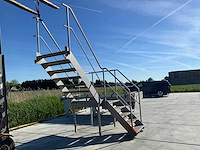 Roestvrijstalen schuine toegangstrappen
