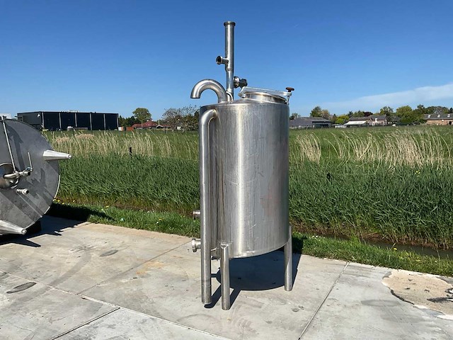 Roestvrijstalen verticale tank met scharnierende deksel - afbeelding 2 van  4