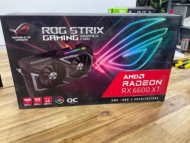 Rog amd rx 6600 xt videokaart - afbeelding 1 van  5