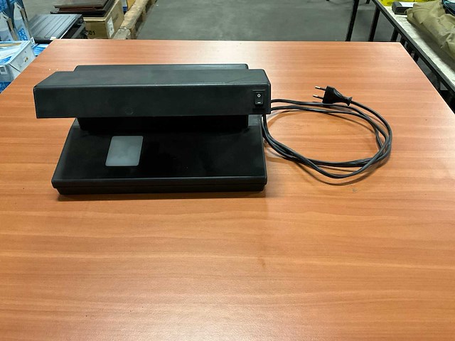 Roger elektronic md-1982v blacklite watermerktester - afbeelding 1 van  3