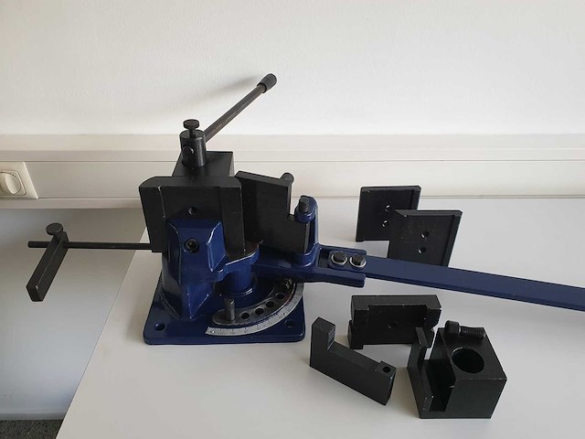 Rogi - 2024 - ub100 - universele buigmachine - afbeelding 2 van  9