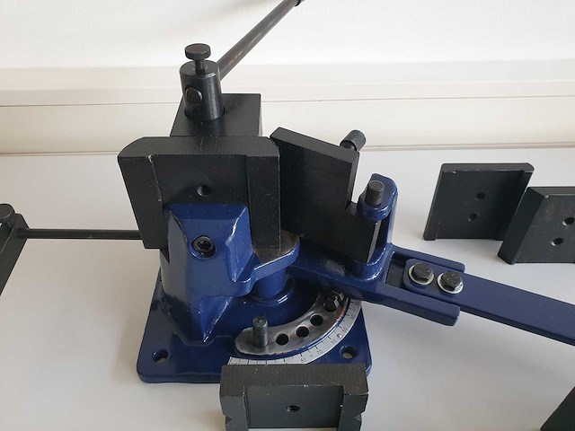 Rogi - 2024 - ub100 - universele buigmachine - afbeelding 3 van  9
