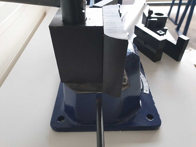 Rogi - 2024 - ub100 - universele buigmachine - afbeelding 7 van  9