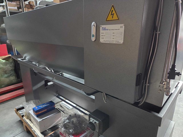 Rogi - 2025 - wm400x1000 - centerdraaibank - afbeelding 39 van  41