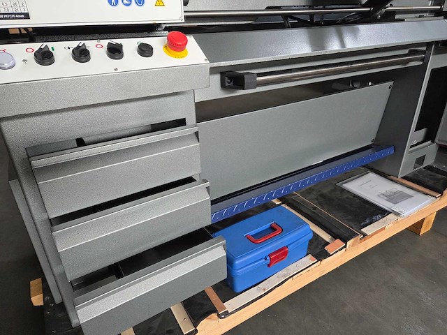 Rogi - 2025 - wm400x1000 - centerdraaibank - afbeelding 40 van  41