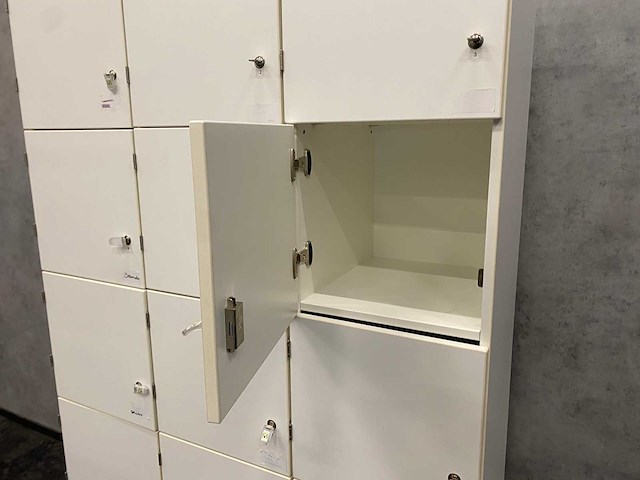 Rohde&grahl - 15 deurs lockerkast met sleutels - afbeelding 6 van  11