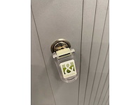 Rohde&grahl - hoge houten roldeurkast met sleutel - afbeelding 6 van  12