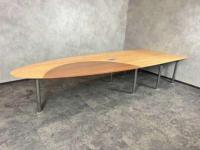 Rohde&grahl - ovale vergadertafel met wandkant 400x140 - afbeelding 1 van  10