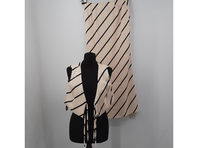 Rok, maat 38 en top, maat 36, pretty lavish - afbeelding 1 van  9