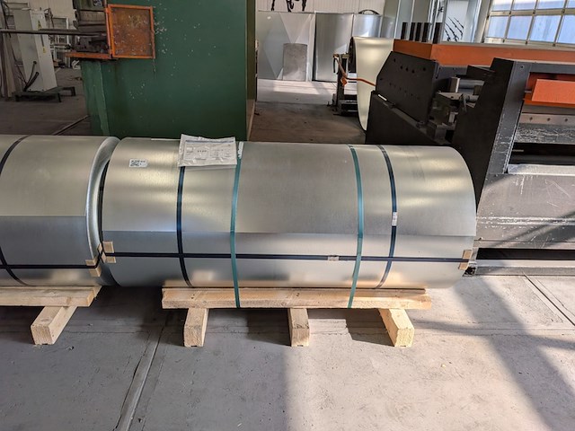 Rol a 2120kg metaal plaatmateriaal - afbeelding 1 van  8