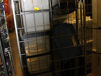 Rol container vol diverse items - afbeelding 4 van  9