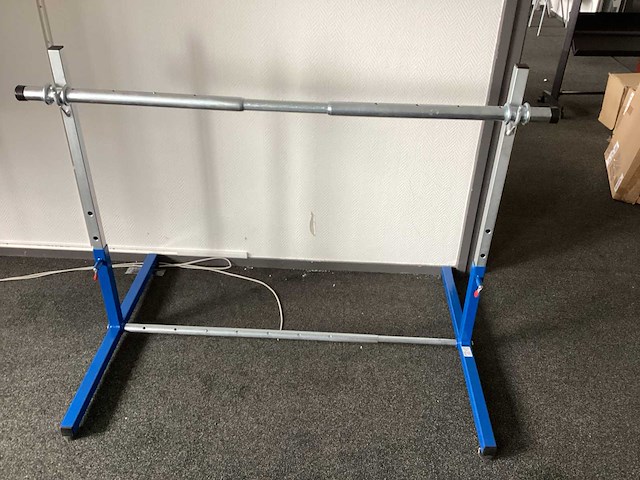 Rol dispenser voor verpakkingsmateriaal - afbeelding 1 van  3