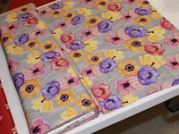 Rol stof 1 rol bloem n140 breed 110 gr 11 meter - afbeelding 2 van  5