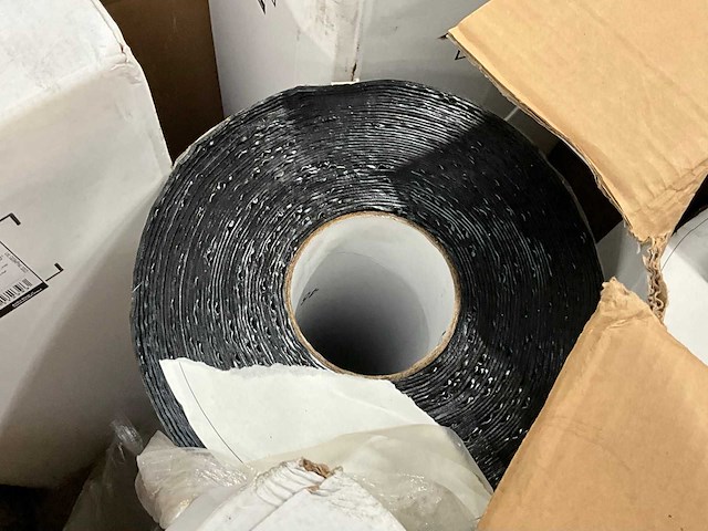Rol zelfklevende bitumineuze afdichtingsband (6x) - afbeelding 3 van  4