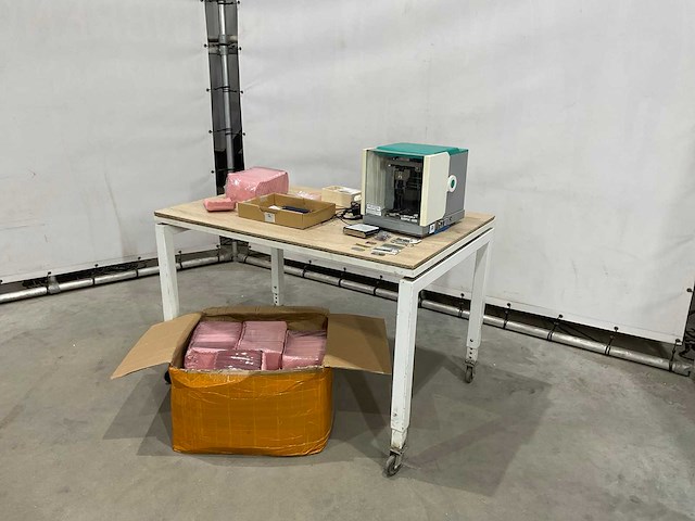 Roland - metaz mpx-95 - professionele graveermachine - afbeelding 1 van  10