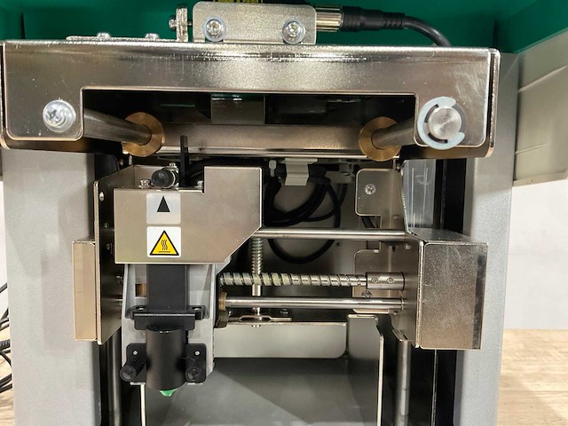 Roland - metaz mpx-95 - professionele graveermachine - afbeelding 10 van  10