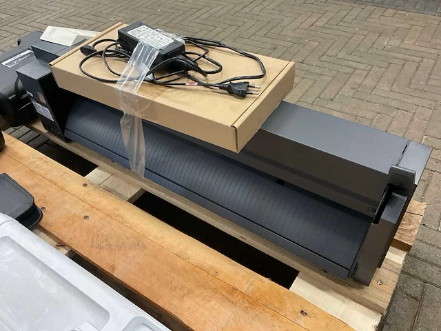 Roland gs-24 vinyl plotter - afbeelding 3 van  4