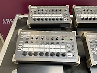 Roland m-48 live personal mixer (4x) - afbeelding 2 van  4