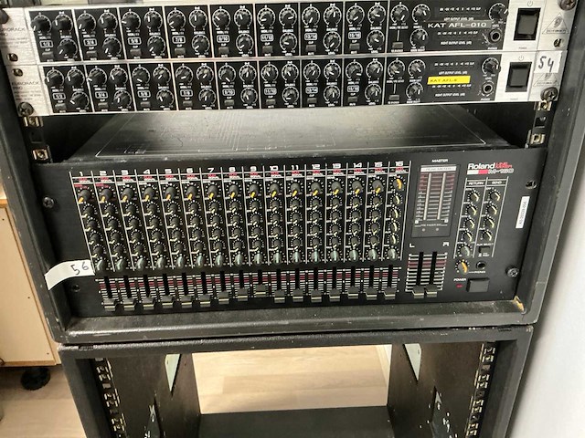 Roland m160 rackmixer - afbeelding 2 van  3