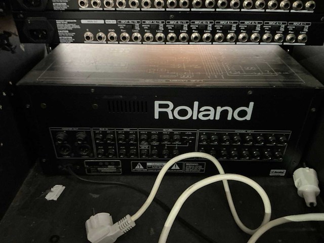 Roland m160 rackmixer - afbeelding 3 van  3