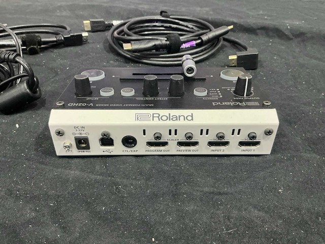 Roland v-02hd videomixer - afbeelding 3 van  3