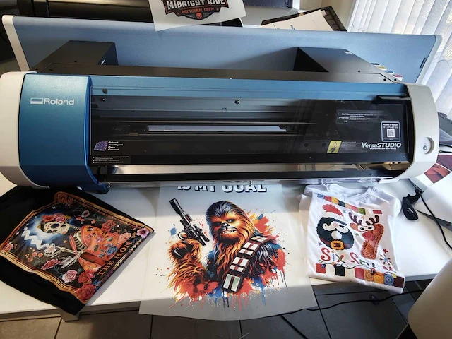 Roland versastudio bn-20d professionele dtf printer & snijplotter - afbeelding 1 van  12