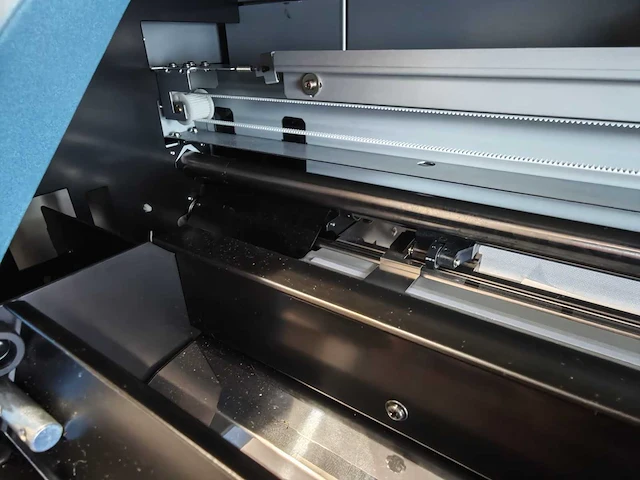 Roland versastudio bn-20d professionele dtf printer & snijplotter - afbeelding 6 van  12