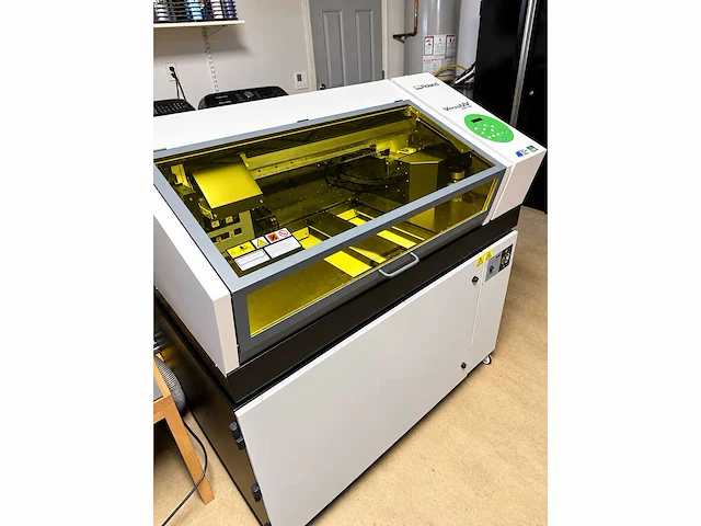Roland versauv lef-12 professionele uv flatbed printer + bofa afzuiging + extra printkop - afbeelding 1 van  6
