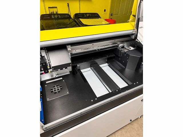 Roland versauv lef-12 professionele uv flatbed printer + bofa afzuiging + extra printkop - afbeelding 6 van  6
