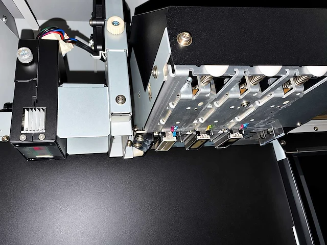 Roland versauv lef-12 professionele uv flatbed printer + bofa afzuiging + extra printkop - afbeelding 9 van  12