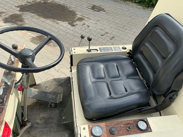 Rolba - 1988 - 828d - zelfrijdende veegmachine - afbeelding 10 van  27