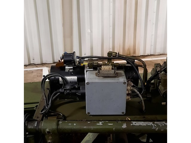 Rolbezem met tank en diverse onderdelen, nido, hf-25-ds, 1987 - afbeelding 3 van  20