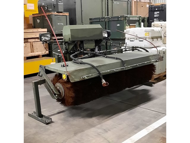 Rolbezem met tank en diverse onderdelen, nido, hf-25-ds, 1987 - afbeelding 1 van  20