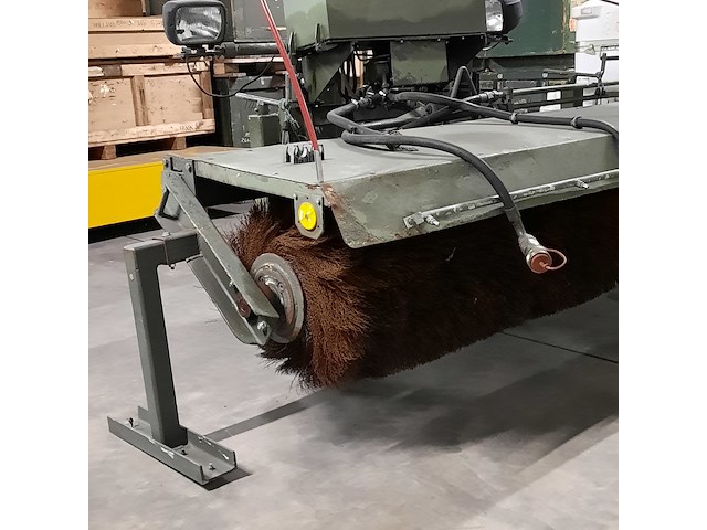 Rolbezem met tank en diverse onderdelen, nido, hf-25-ds, 1987 - afbeelding 12 van  20