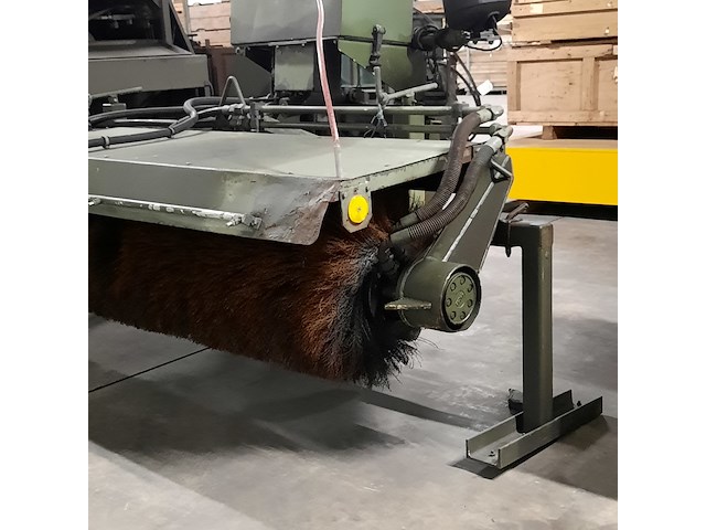 Rolbezem met tank en diverse onderdelen, nido, hf-25-ds, 1987 - afbeelding 15 van  20