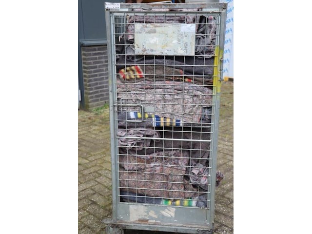 Rolcontainer incl. inhoud bestaande uit verhuisdekens - afbeelding 3 van  7