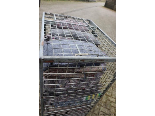 Rolcontainer incl. inhoud bestaande uit verhuisdekens - afbeelding 5 van  7