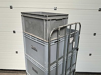 Rolcontainer met diverse kratten - afbeelding 3 van  4